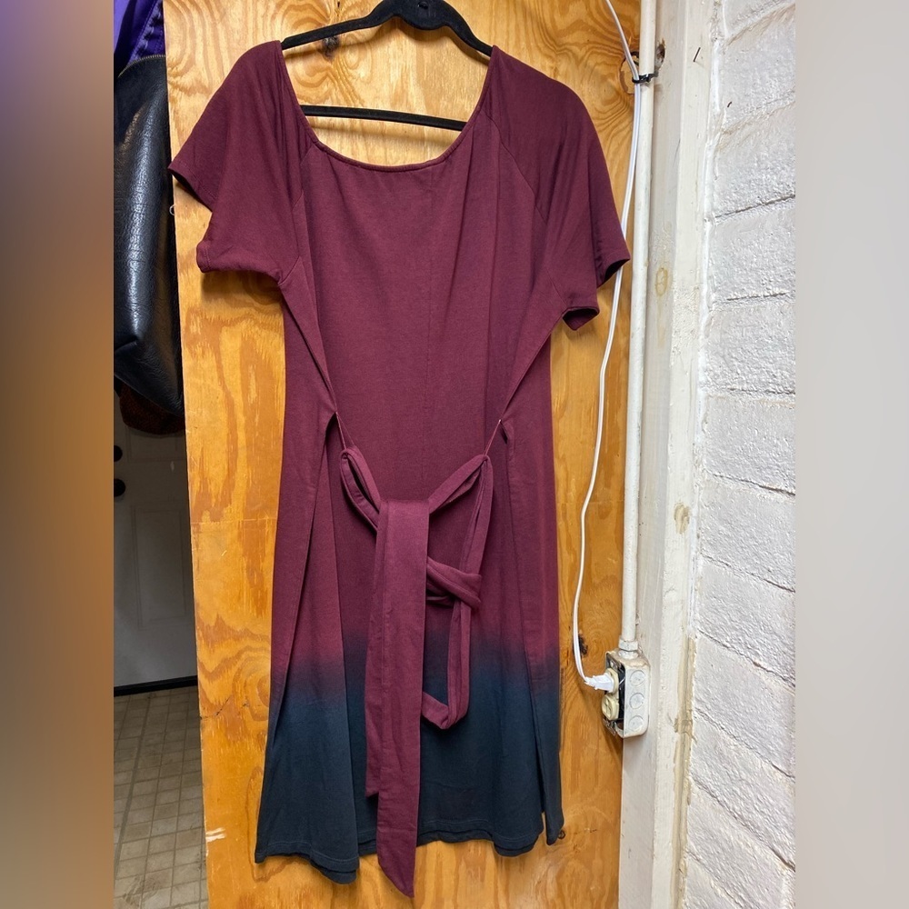 Nwt torrid burgandy dip dye off shoulder terry tshirt dress size 1x - Picture 2 of 6